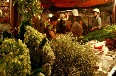 Quang Ba night flower market - ảnh 4